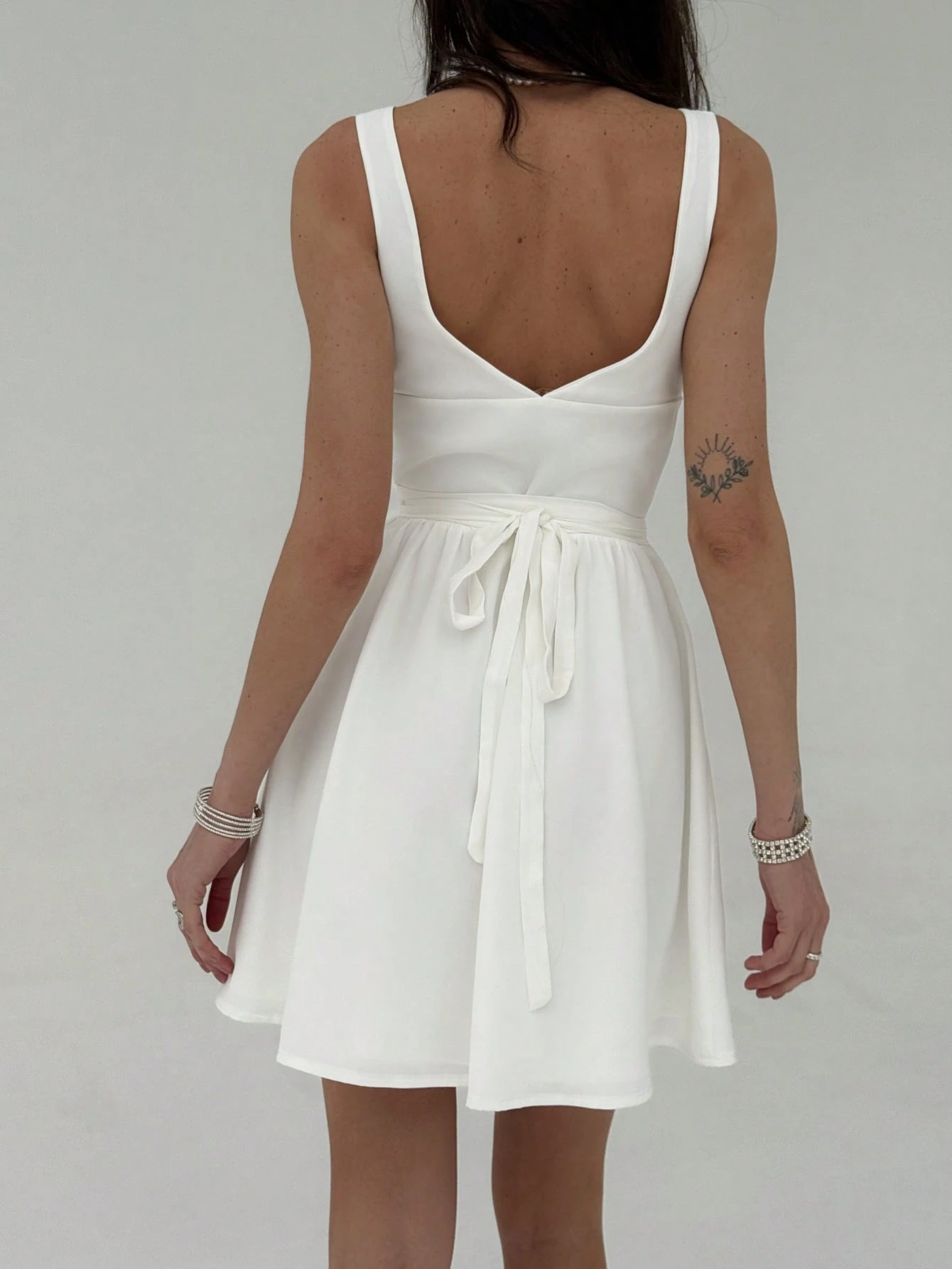 SHEIN Aloruh Elegant Minimalist Solid Color Sexy Deep V-Neck Sleeveless - Image 2