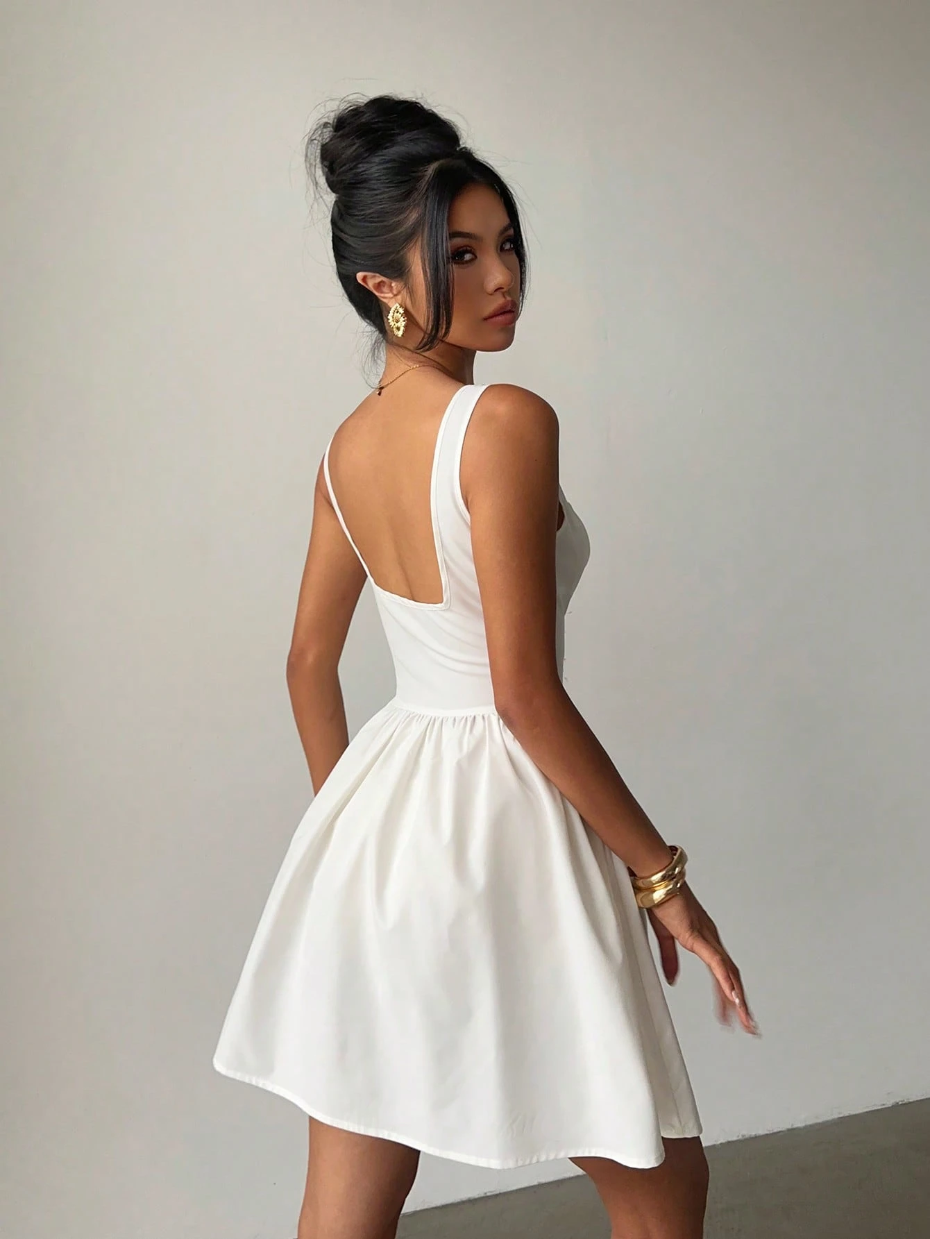 SHEIN Aloruh Women Square Neck Sleeveless Pleated White Basic Office Shift Dress - Image 2