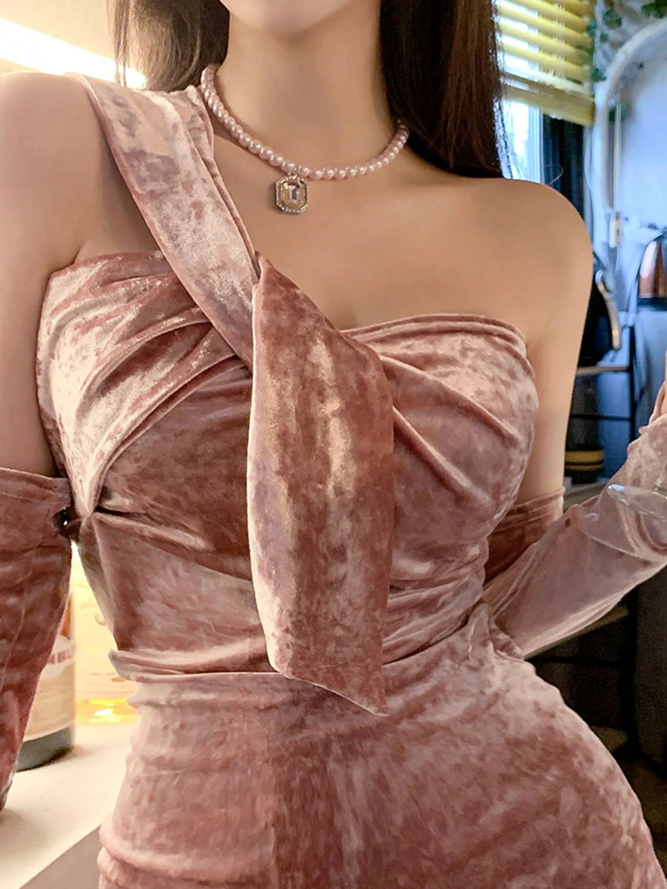 SHEIN DAZY Velvet Wrap Twist Cropped Party Dress Prom Dresses - Image 2