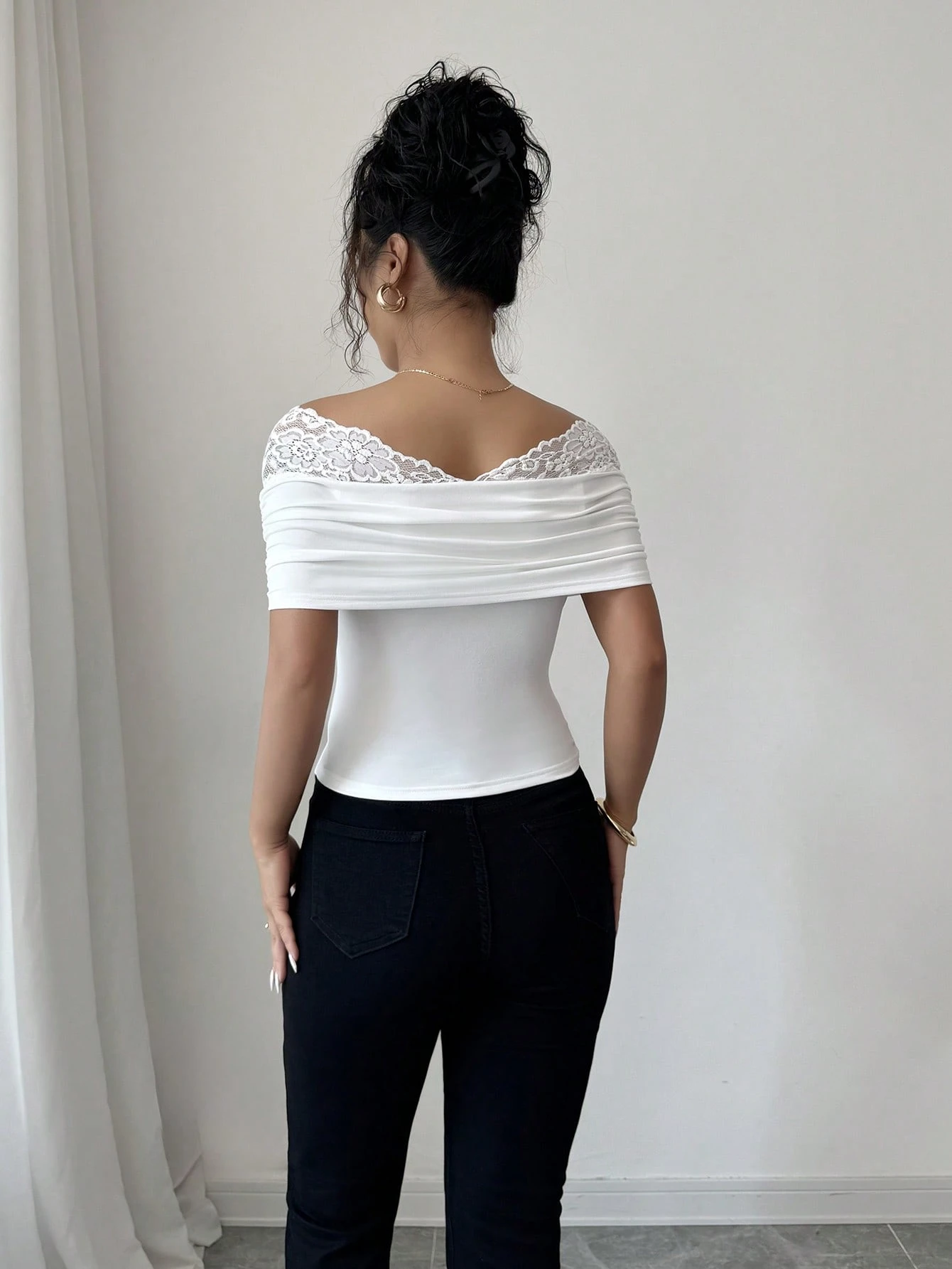 SHEIN Gloray Women's Off-Shoulder Lace Splice Decoration Form-Fitting T-Shirt - Image 2