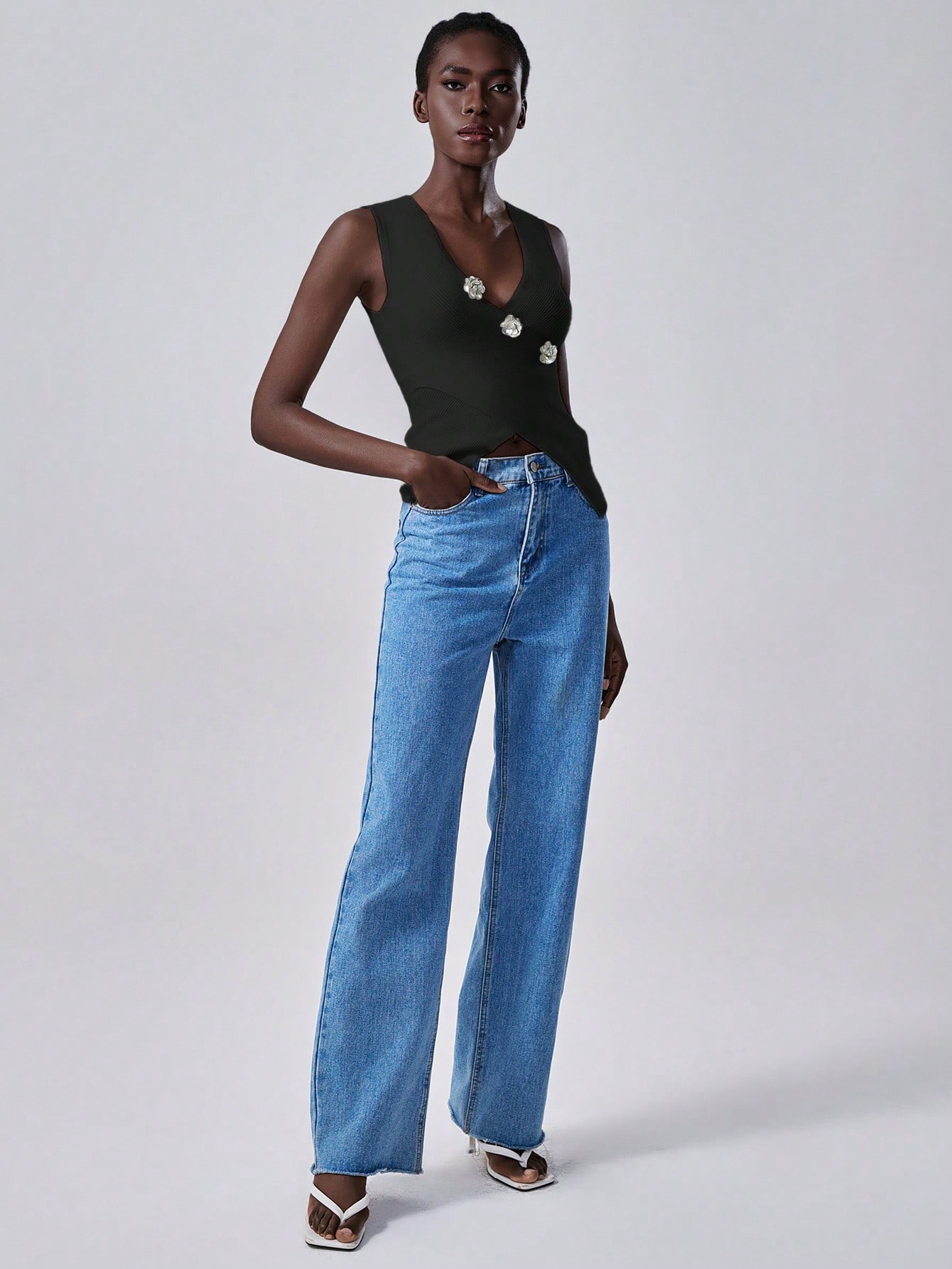 SHEIN Lumivelle V-Neck Floral Decor Cinched Waist Knit Top - Image 4