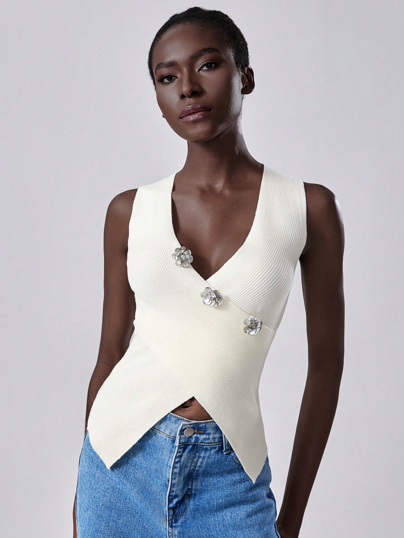 SHEIN Lumivelle Women's V-Neck Waist-Cinched 3D Floral Decor Knitted Sweater Vest