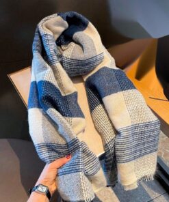 SHEIN Street 1pc Women's Winter Scarf, European And American Style White-Blue-Grey