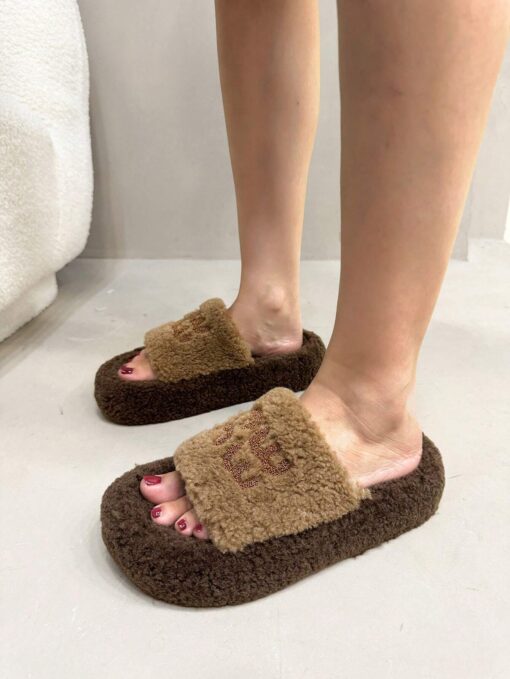 SHEIN Women's New Thick Sole Fluffy Slippers - Image 3