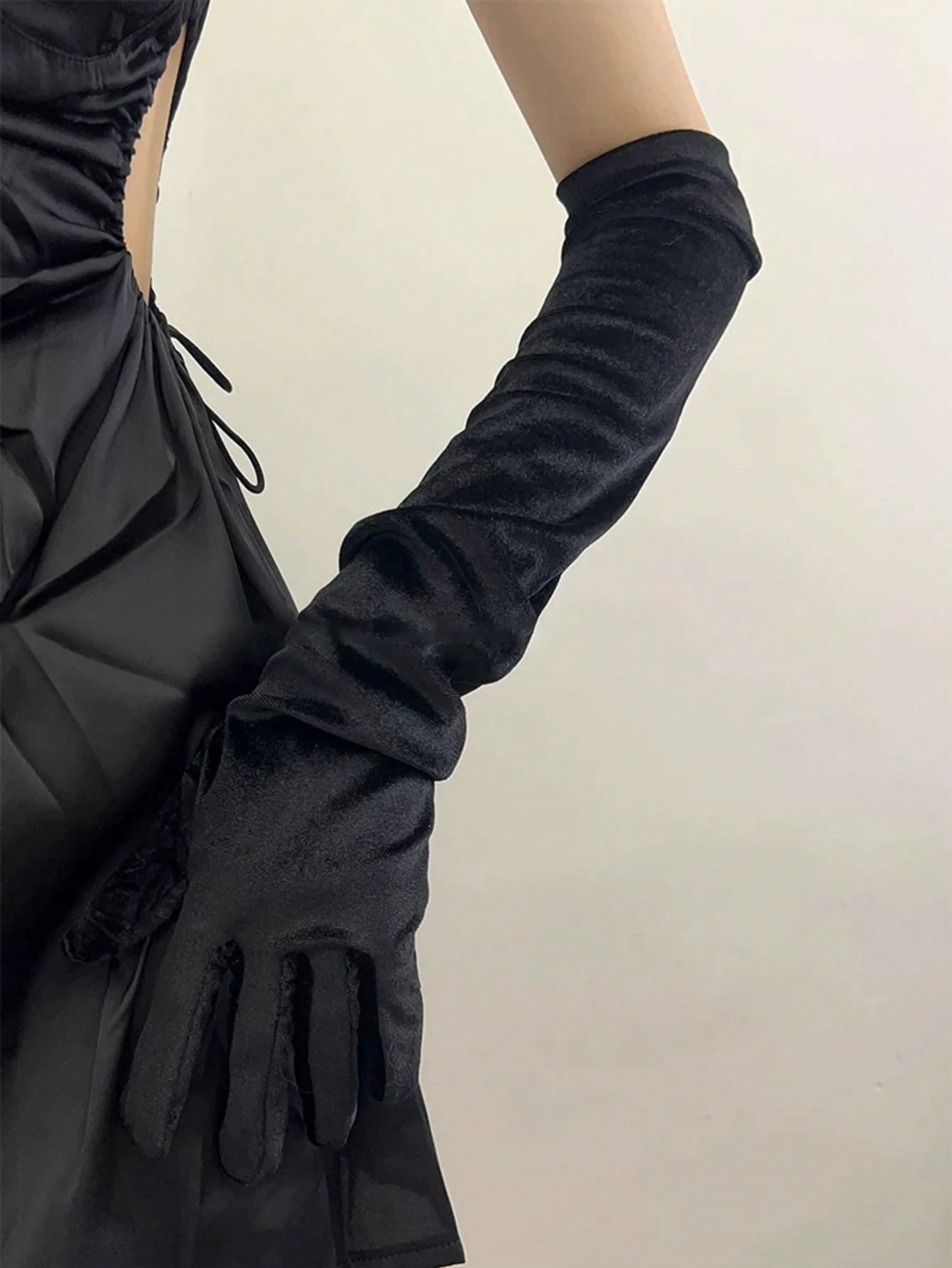 SHEIN 1 Pair Women's Black Velvet Elastic Long Elbow Length Gloves - Image 3
