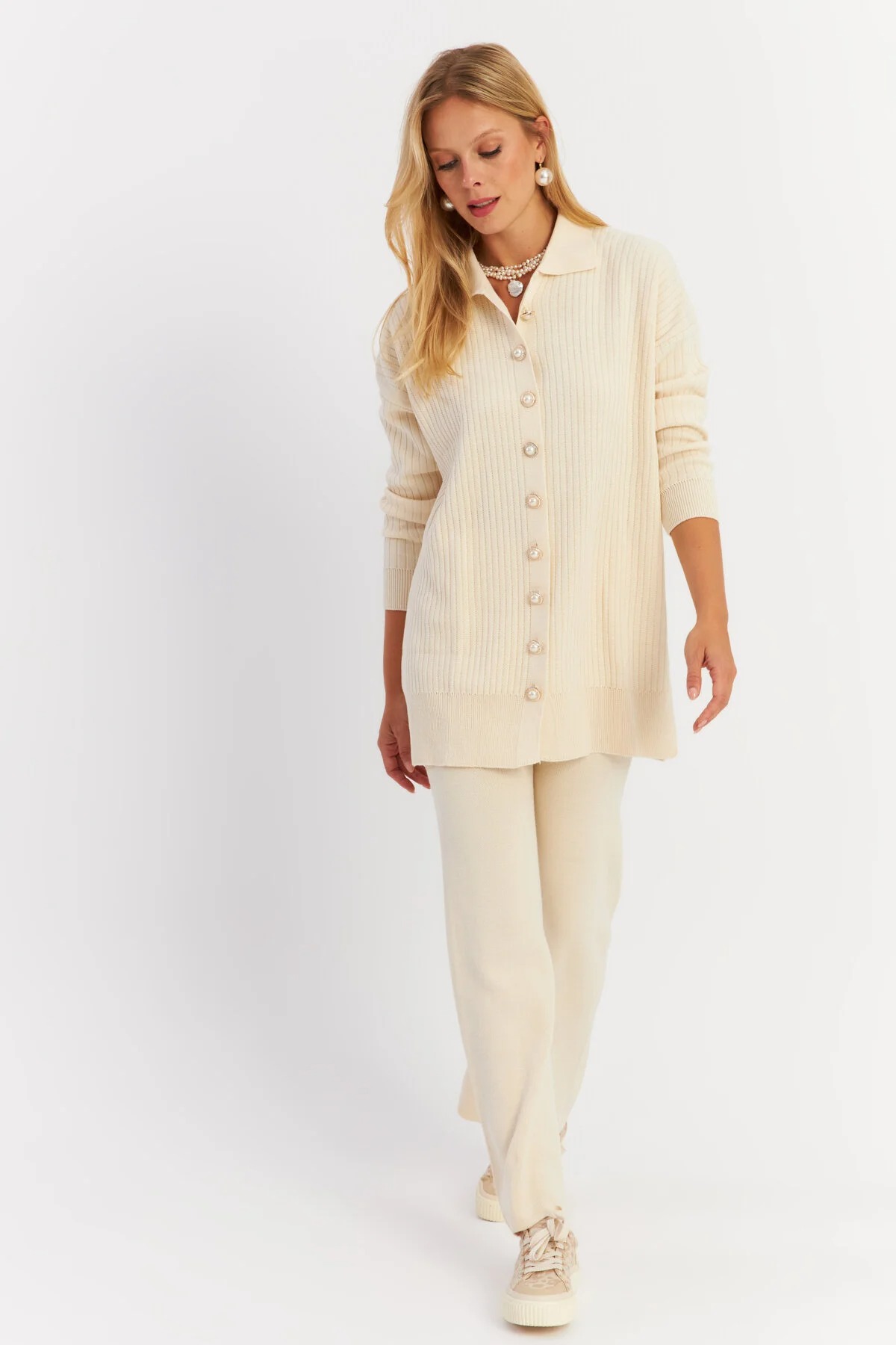 Trendyol Ecru Women's Knitwear Cardigan and Bottom Set - Pearl Buttoned Nuv26 - Image 2